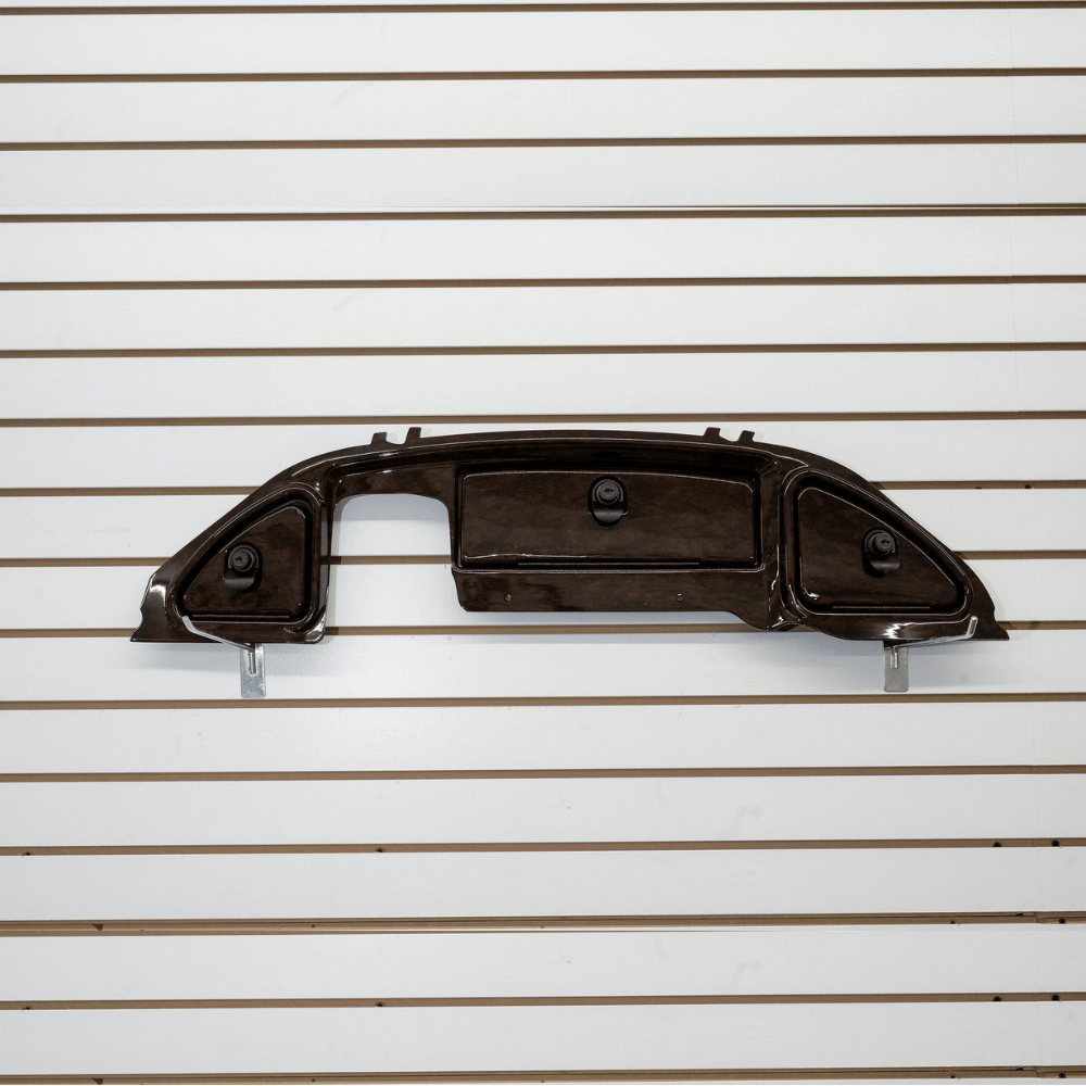 Tableau de bord brun
